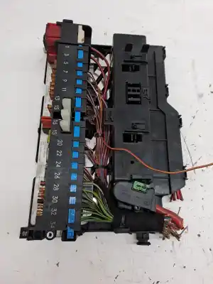 Peça sobressalente para automóvel em segunda mão caixa de fusíveis e relés por bmw serie 3 berlina (e46) * referências oem iam 8364540