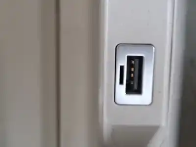 Pezzo di ricambio per auto di seconda mano console centrale per volvo v40 d4162t riferimenti oem iam 31389451  