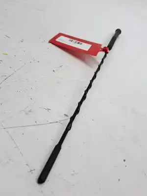Second-hand car spare part antenna for opel antara excellence 4x4 oem iam references 93164308  1784882