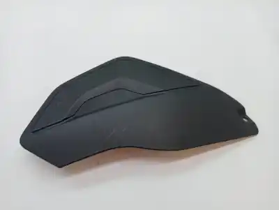 Pezzo di ricambio per auto di seconda mano plastica per dacia duster ii k9k u8 riferimenti oem iam 689212660r  