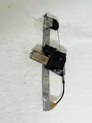 Peça sobressalente para automóvel em segunda mão elevador de vidros traseiro direito por bmw serie 1 berlina (e81/e87) serie 1 120d referências oem iam 51357138468