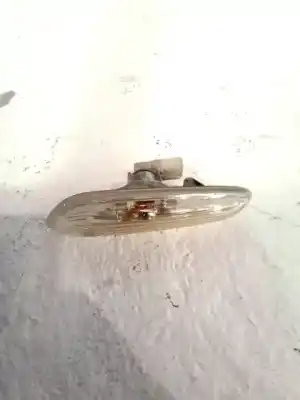 Peça sobressalente para automóvel em segunda mão farolim do lado esquerdo por bmw serie 1 berlina (e81/e87) serie 1 120d referências oem iam 63137253325