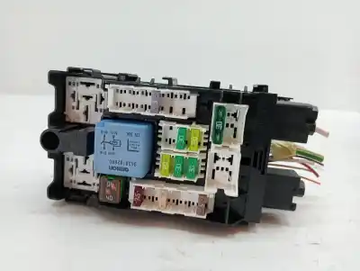 Peça sobressalente para automóvel em segunda mão caixa de fusíveis e relés por peugeot 308 5f02 referências oem iam 9665490680  