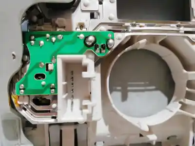 Second-hand car spare part interior light for seat leon (5f1) czea oem iam references 5f0947105r  