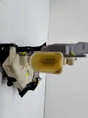 Peça sobressalente para automóvel em segunda mão fechadura da porta traseira esquerda por audi a3 (8p1) 2.0 tdi 16v referências oem iam 4f0839015  