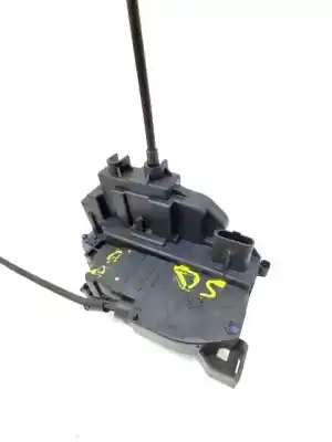 Second-hand car spare part front right door lock for renault clio iii d4f d7 oem iam references 8200300125