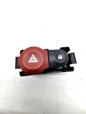 Second-hand car spare part hazard warning lights for renault clio iii d4f d7 oem iam references 8200214896