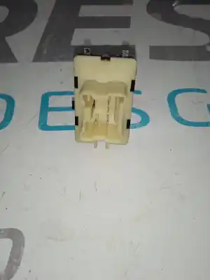 Автозапчастина б/у передній правий віконний вимикач для RENAULT CLIO IV (BH_) 1.2 16V Посилання на OEM IAM 254218614R  