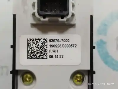Second-hand car spare part right front power window switch for kia ceed (cd) 1.6 crdi 136 oem iam references 93575j7000  