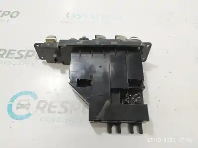 Pezzo di ricambio per auto di seconda mano interruttore alzacristalli anteriore sinistro per land rover range rover (lm) 3.0 td6 riferimenti oem iam yud000293pva  