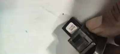 Second-hand car spare part left front power window switch for ford ka (ccu) 1.2 8v cat oem iam references e30659