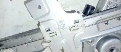 Second-hand car spare part passenger side right window regulator for dacia duster ambiance 4x2 oem iam references 8200733828e  