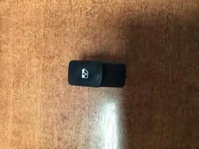 Second-hand car spare part LEFT FRONT POWER WINDOW SWITCH for RENAULT CLIO II FASE II (B/CB0)  OEM IAM references 1717530188  953550