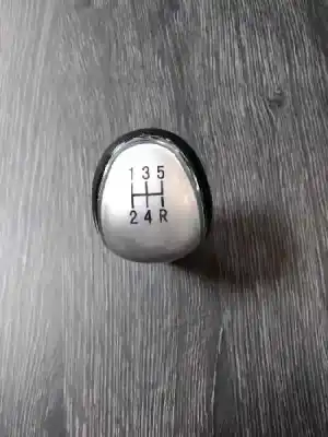 Pezzo di ricambio per auto di seconda mano POMELLO DELLA LEVA DEL CAMBIO per FORD C-MAX (CB3)  Riferimenti OEM IAM 5 VEL  