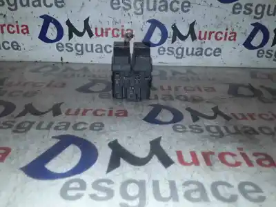 Peça sobressalente para automóvel em segunda mão BOTÃO / INTERRUPTOR ELEVADOR VIDRO DIANTEIRO ESQUERDO por RENAULT MEGANE II BERLINA 3P  Referências OEM IAM   