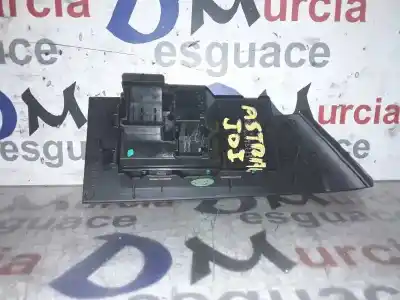 Peça sobressalente para automóvel em segunda mão BOTÃO / INTERRUPTOR ELEVADOR VIDRO DIANTEIRO ESQUERDO por OPEL ASTRA J LIM.  Referências OEM IAM   