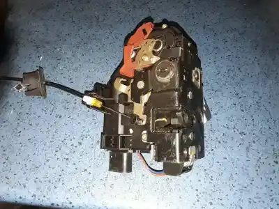 Second-hand car spare part front right door lock for audi a4 avant (8e) 2.5 tdi (114kw) oem iam references 4b0839016d  