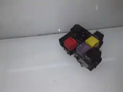 Second-hand car spare part fuse box unit for renault clio ii fase i (b/cbo) 1.9 d 64 cv / 47 kw oem iam references 7703297566  