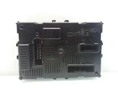 Pezzo di ricambio per auto di seconda mano SCATOLA RELÈ/FUSIBILI per RENAULT CLIO III  Riferimenti OEM IAM 8201054128  