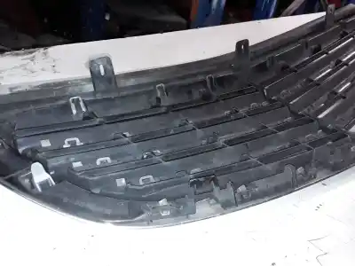 Second-hand car spare part front grille for mercedes-benz clase c (w203) sportcoupe c 180 (203.735) oem iam references a2058802683  