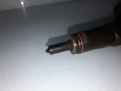 Second-hand car spare part injector for audi a3 (8p) 1.9 tdi attraction 105 cv / 77 kw oem iam references 038130073ag  