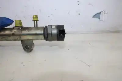 Pièce détachée automobile d'occasion RAMPE D'INJECTEUR pour CHEVROLET CAPTIVA  Références OEM IAM 0445214106  
