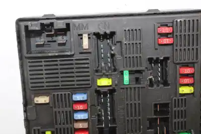 Second-hand car spare part fuse box unit for renault fluence 1.6 16v 110 cv / 81 kw oem iam references 284b66346r  
