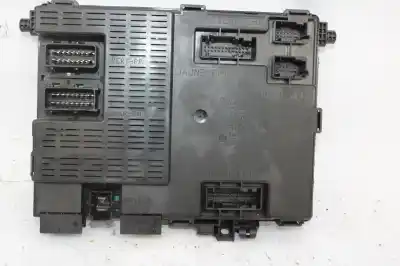 Pièce détachée automobile d'occasion boîtes à fusibles pour peugeot 406 berlina (s1/s2) 1.8 sr références oem iam 73008812  