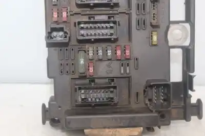 Second-hand car spare part fuse box unit for peugeot 307 (s1) xr oem iam references 9650664080