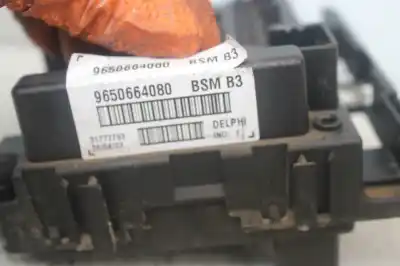 Second-hand car spare part fuse box unit for peugeot 307 (s1) xr oem iam references 9650664080  