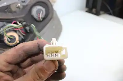 Автозапчасти б/у правый задний фонарь за toyota prius (nhw30) plug-in hybrid advance ссылки oem iam e115335  