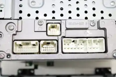 Pezzo di ricambio per auto di seconda mano impianto audio / radio cd per toyota prius (nhw30) plug-in hybrid advance riferimenti oem iam 8612047340  