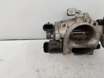 Pièce détachée automobile d'occasion BOITIER DE PAPILLON pour PEUGEOT 106 (S2)  Références OEM IAM 7276621000  