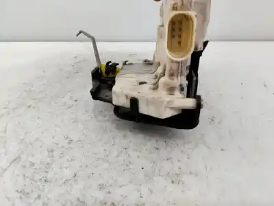 Автозапчасти б/у ЗАМОК ПЕРЕДНЕЙ ПРАВОЙ ДВЕРИ за AUDI A3 SPORTBACK (8P)  ссылки OEM IAM 4F1837016  