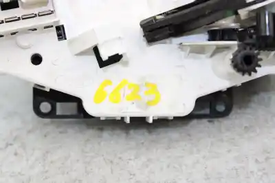 Peça sobressalente para automóvel em segunda mão comando de sofagem (chauffage / ar condicionado)  por ford fiesta (cb1) trend referências oem iam 8a6118549  
