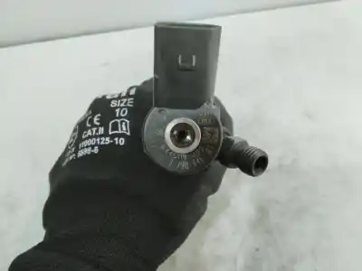 Peça sobressalente para automóvel em segunda mão injetor por bmw serie 1 berlina (e81/e87) 116d referências oem iam 779844603  