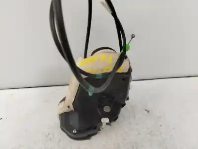 Peça sobressalente para automóvel em segunda mão fechadura da porta dianteira direita por toyota yaris city referências oem iam 