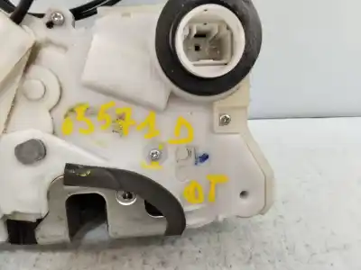 Peça sobressalente para automóvel em segunda mão fechadura da porta traseira direita por toyota yaris city referências oem iam 