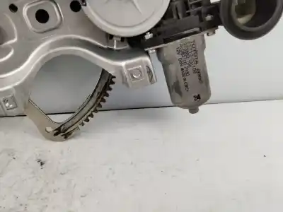 Pezzo di ricambio per auto di seconda mano ALZACRISTALLI ANTERIORE SINISTRO per TOYOTA YARIS  Riferimenti OEM IAM 857100D100  