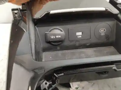 Автозапчастина б/у центральна консоль для kia xceed etech phev 141 cv / 104 kw посилання на oem iam 84631j7900  