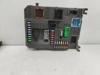 Автозапчасти б/у блок реле/предохранителей за peugeot 308 sw ii (lc_, lj_, lr_, lx_, l4_) 1.6 bluehdi 120 ссылки oem iam 9807054180  