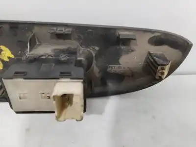 Pièce détachée automobile d'occasion commande de lève vitre avant droit pour daewoo matiz (m100, m150) 1.0 références oem iam 96563823  