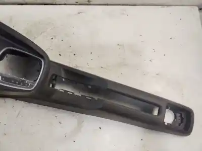 Pezzo di ricambio per auto di seconda mano BRACCIOLO CENTRALE per AUDI A1 SPORTBACK (8XA)  Riferimenti OEM IAM 8X0 863 240 C  