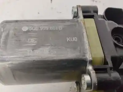 Peça sobressalente para automóvel em segunda mão MOTOR ELEVADOR VIDRO DIANTEIRO ESQUERDO por SEAT LEON (5F1)  Referências OEM IAM 5Q0959801B  