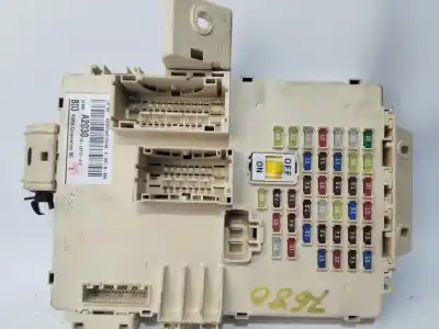 Peça sobressalente para automóvel em segunda mão caixa de fusíveis e relés por kia ceed dream-team 128 cv / 94 kw referências oem iam 91950a2030