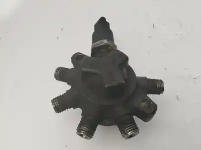 Pièce détachée automobile d'occasion rampe d'injecteur pour renault clio ii fase ii (b/cb0) authentique références oem iam 8200057232  