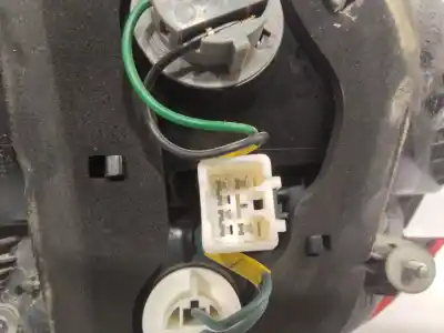 Автозапчасти б/у внутренний правый задний фонарь за kia carens ( ) edition 7 136 cv / 100 kw ссылки oem iam 92404-a4  