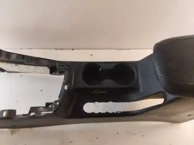 Автозапчастина б/у центральний подлокник для kia xceed business посилання на oem iam 84636-j7000