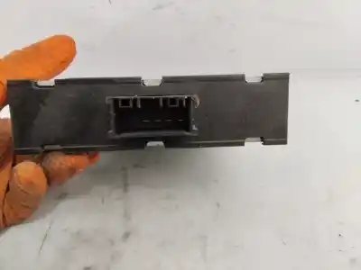 Peça sobressalente para automóvel em segunda mão centralina de luzes por bmw serie 1 berlina (e81/e87) 116d referências oem iam 8es00947920