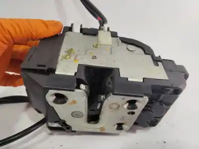 Second-hand car spare part left front door lock for nissan note (e11e) acenta oem iam references   